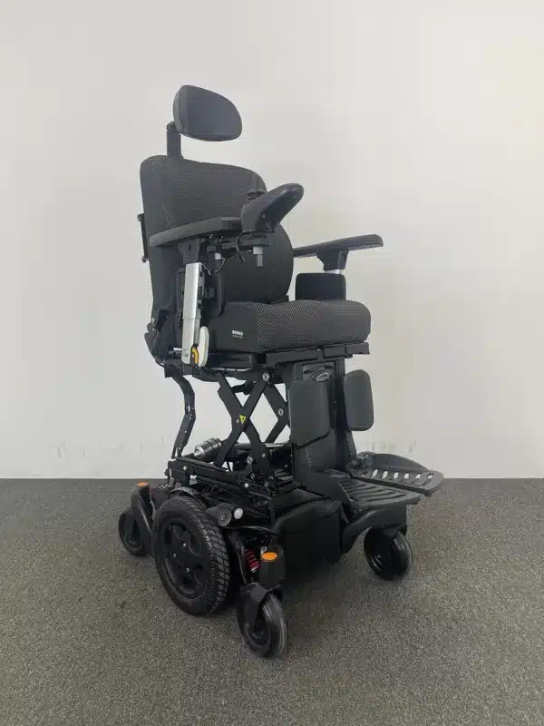 Quickie Q500 M with Powered Lift & Tilt (2021) - Image 10