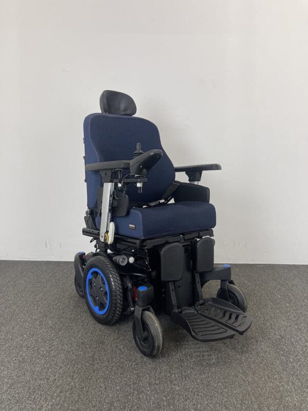 Quickie Q500 M with Powered Lift & Tilt (2022)