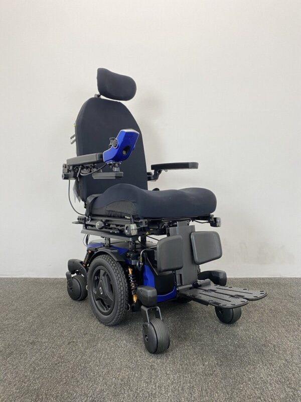 Quantum Edge 3 Stretto with Powered Lift & Tilt (2021)