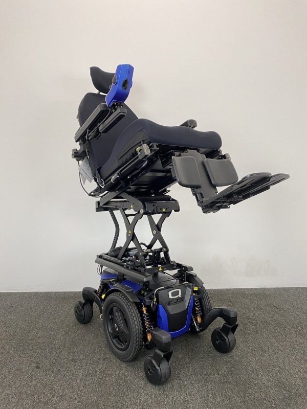 Quantum Edge 3 Stretto with Powered Lift & Tilt (2021) - Image 3
