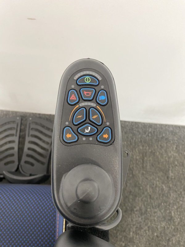 Quickie Q500 M with Power Lift & Tilt (2021) - Image 6