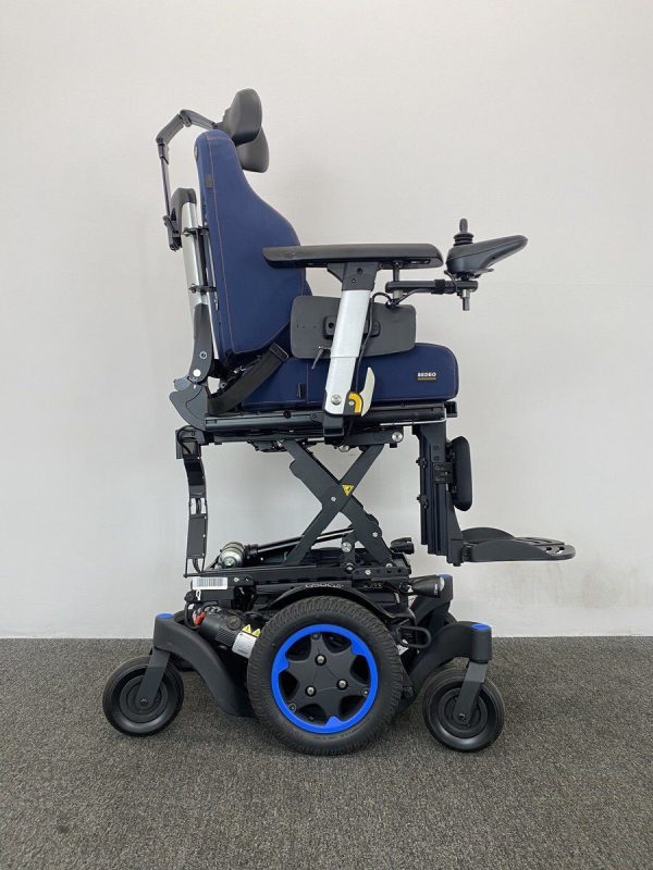 Quickie Q500 M with Power Lift & Tilt (2021) - Image 12