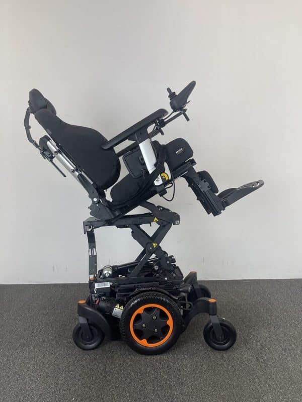 Quickie Q300 M Mini with Powered Tilt (2020) - Image 8